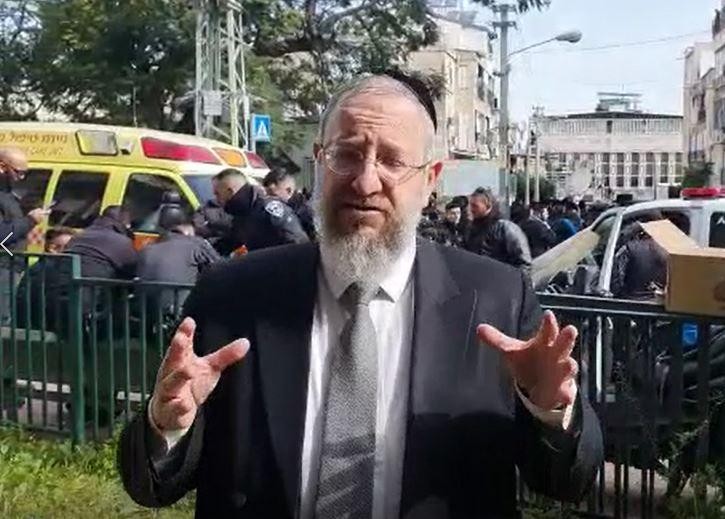 האם נשים חייבות בקריעה על מרן רבי חיים קנייבסקי זצוקל